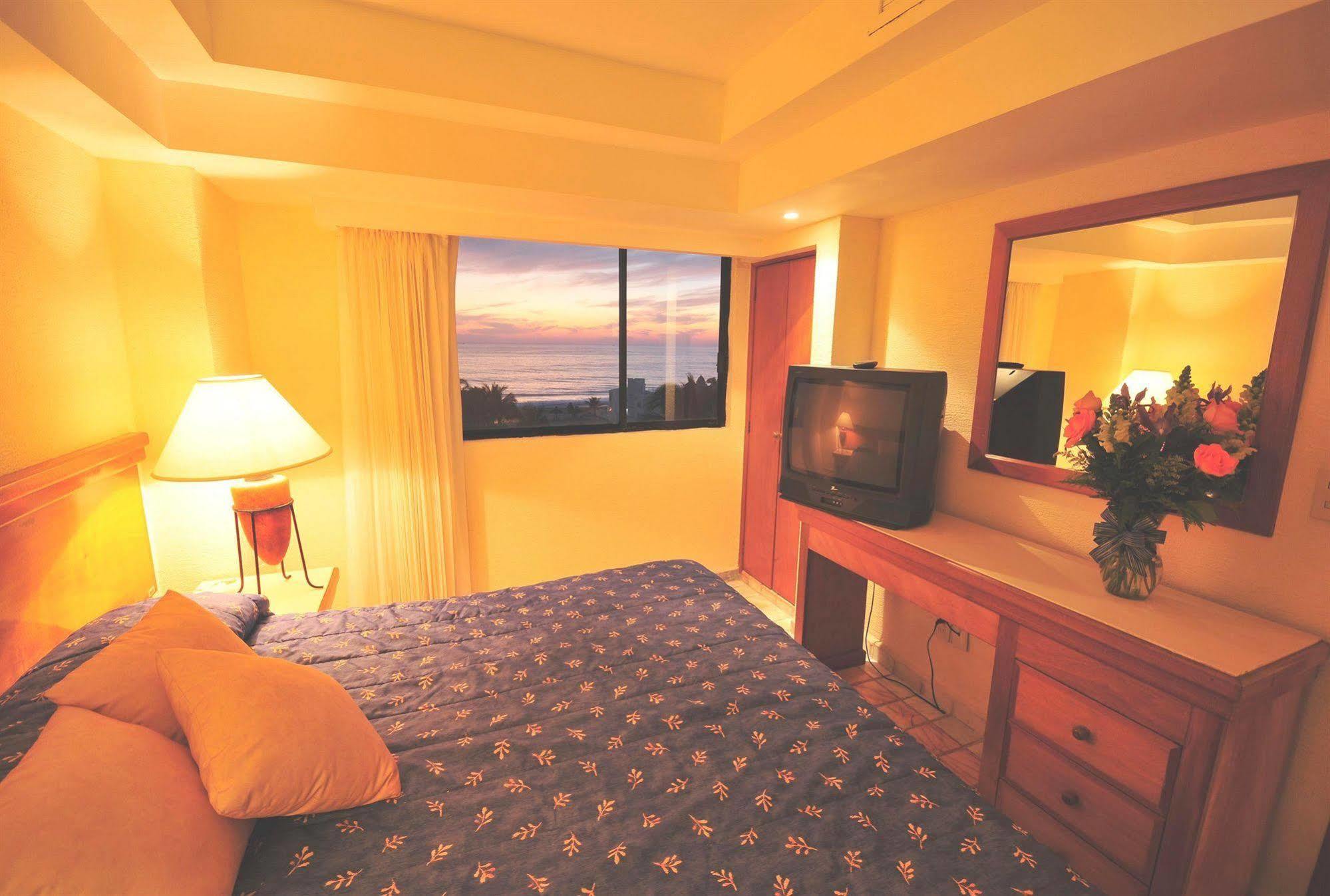 Ocean Breeze Mazatlan Hotel ภายนอก รูปภาพ
